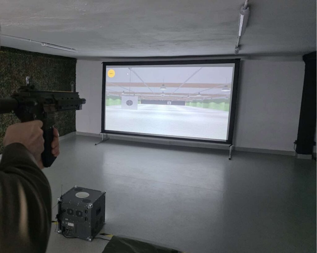 Wirtualna strzelnica w Młodzieżowym Ośrodku Socjoterapii w Krajence. System szkolno-treningowy POJEDYNEK