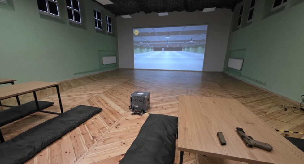 Wirtualna strzelnica w Zespole Szkół Ogólnokształcących im. Ziemi Gostyńskiej w Gostyniu. System szkolno-treningowy POJEDYNEK