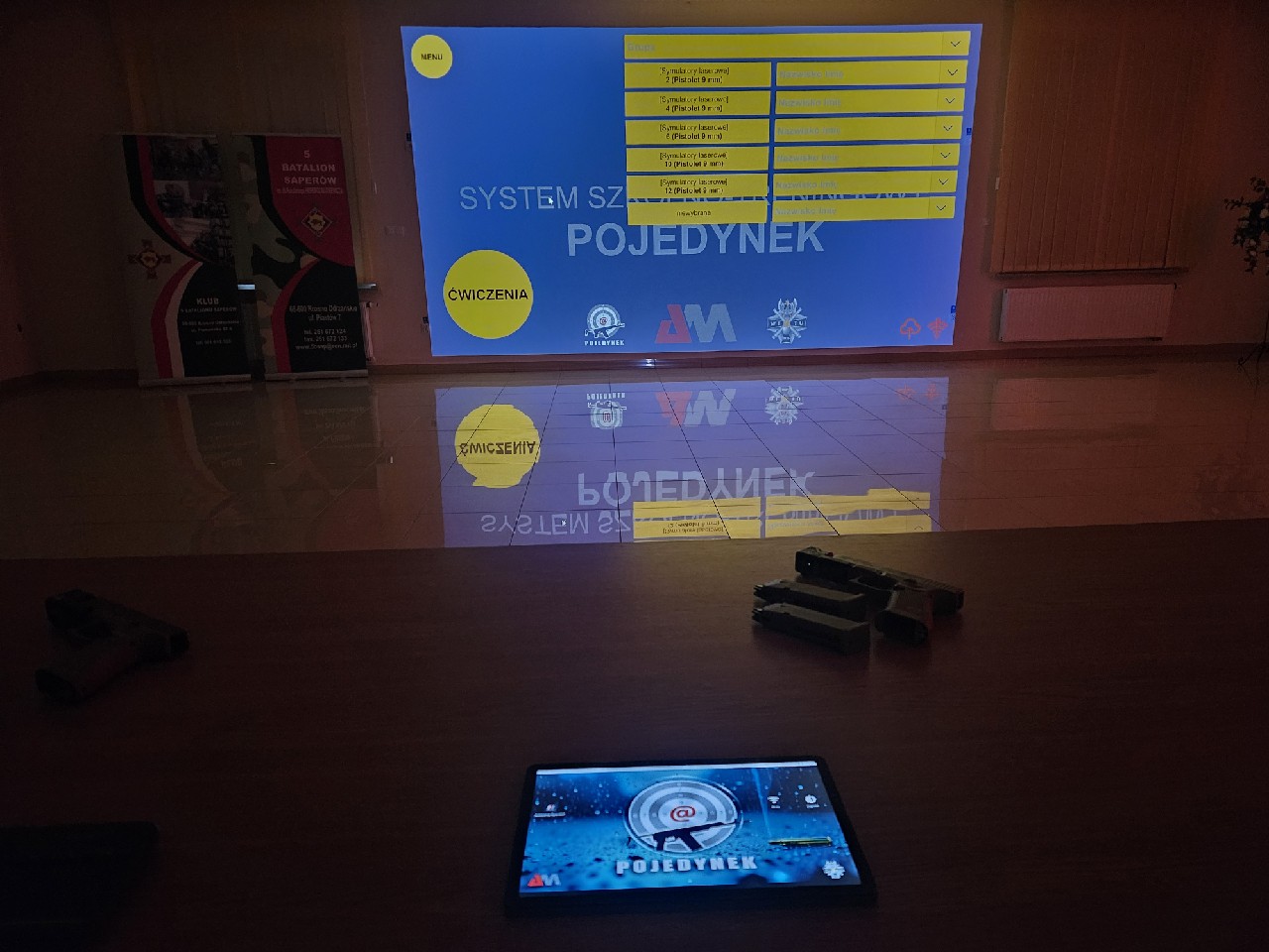 POJEDYNEK podczas Wojewódzkiego Dnia Kadeta – prezentacja systemu. System szkolno-treningowy POJEDYNEK. Wirtualna strzelnica POJEDYNEK. Autocomp Management